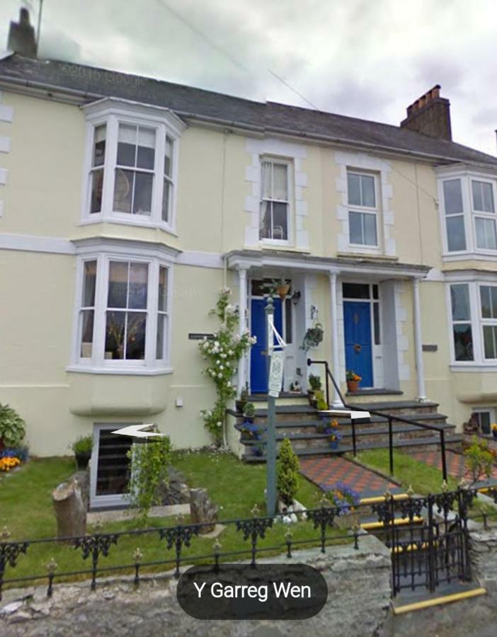 Y Garreg Wen Llanybyther Exterior photo